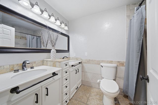 15051 N 253rd Road, Okmulgee, OK 74447
