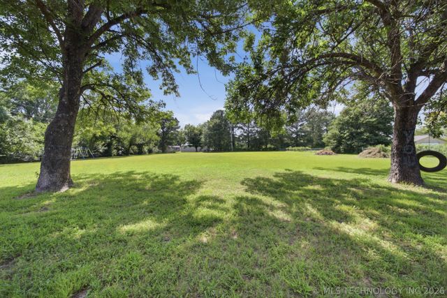 15051 N 253rd Road, Okmulgee, OK 74447