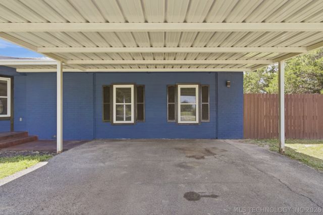 15051 N 253rd Road, Okmulgee, OK 74447
