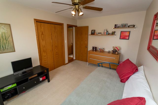 332 Byron Avenue, Bloomingdale, IL 60108