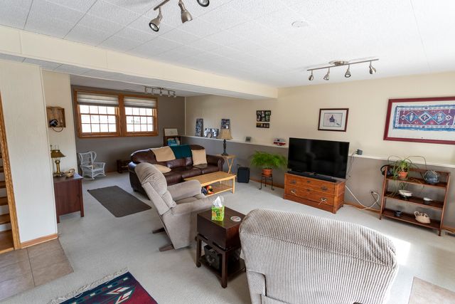 332 Byron Avenue, Bloomingdale, IL 60108