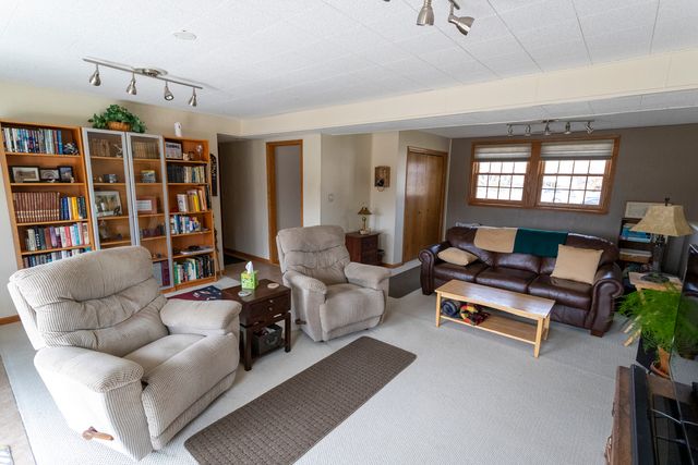 332 Byron Avenue, Bloomingdale, IL 60108