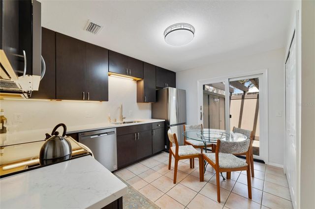 692 LAKE VILLAS DRIVE, Altamonte Springs, FL 32701