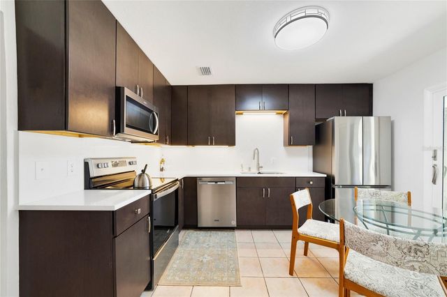 692 LAKE VILLAS DRIVE, Altamonte Springs, FL 32701