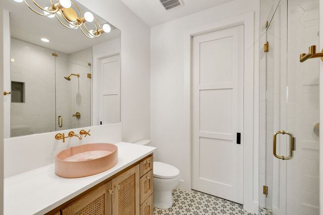 329 Renaissance Lane, Heath, TX 75032