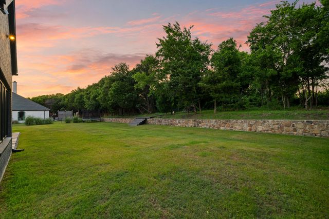 329 Renaissance Lane, Heath, TX 75032