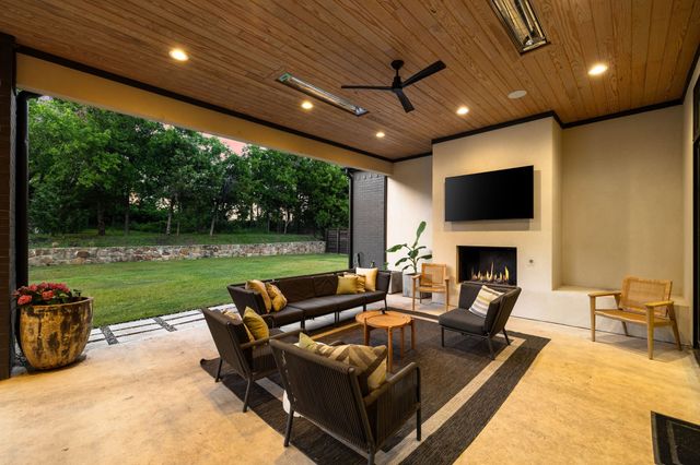 329 Renaissance Lane, Heath, TX 75032
