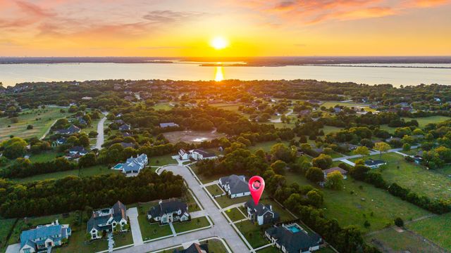 329 Renaissance Lane, Heath, TX 75032