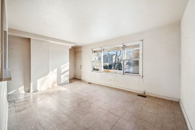 2819 E Ellen, Wichita, KS 67219