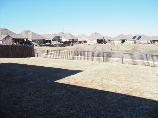 4317 Swallow Drive, Fort Worth, TX 76262