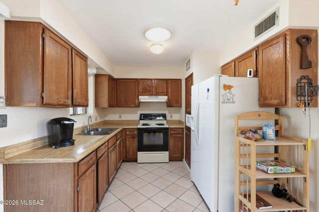 15901 N Starboard Drive, Catalina, AZ 85739