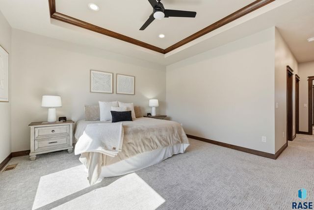 2701 W Oak Hill Dr Drive, Sioux Falls, SD 57108