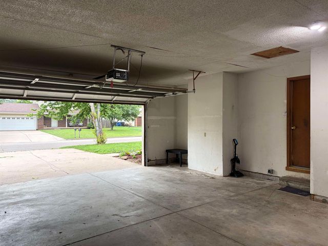 3307 Brookdale Rd, Augusta, KS 67010