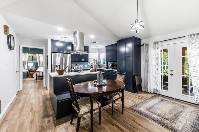 2217 Shannon Drive, Huntsville, TX 77320