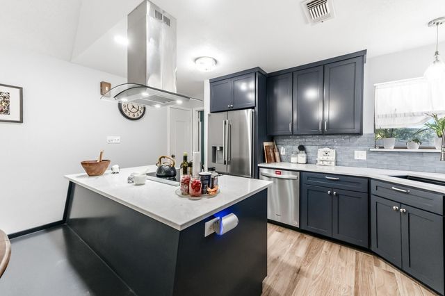2217 Shannon Drive, Huntsville, TX 77320