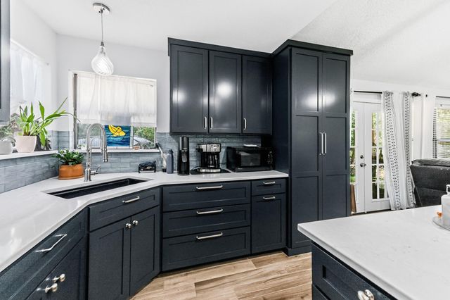 2217 Shannon Drive, Huntsville, TX 77320