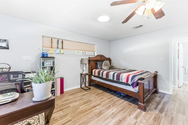 2217 Shannon Drive, Huntsville, TX 77320