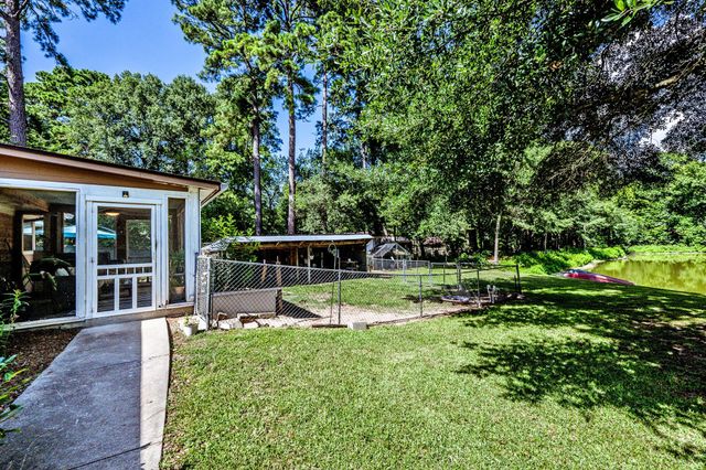 2217 Shannon Drive, Huntsville, TX 77320