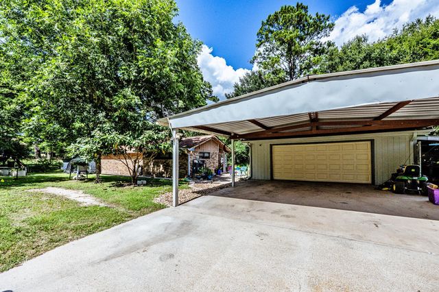 2217 Shannon Drive, Huntsville, TX 77320