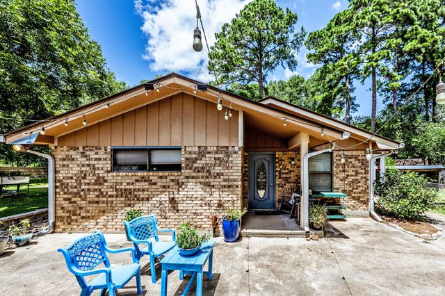 2217 Shannon Drive, Huntsville, TX 77320