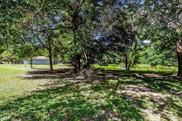 2217 Shannon Drive, Huntsville, TX 77320