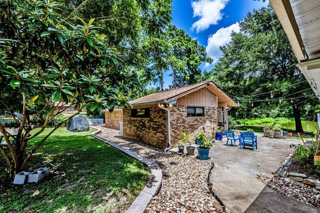 2217 Shannon Drive, Huntsville, TX 77320