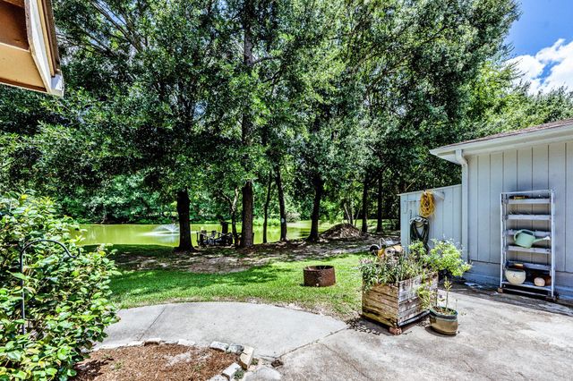 2217 Shannon Drive, Huntsville, TX 77320