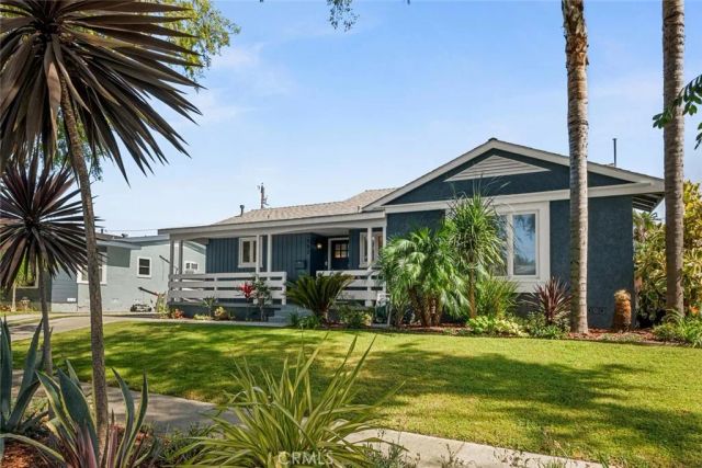 2552 Vuelta Grande, Long Beach, CA 90815