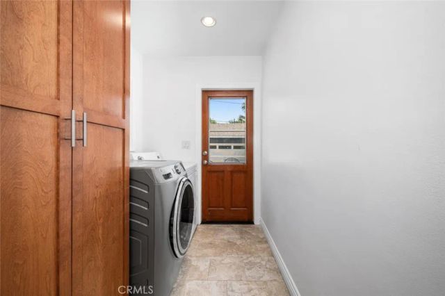 2552 Vuelta Grande, Long Beach, CA 90815