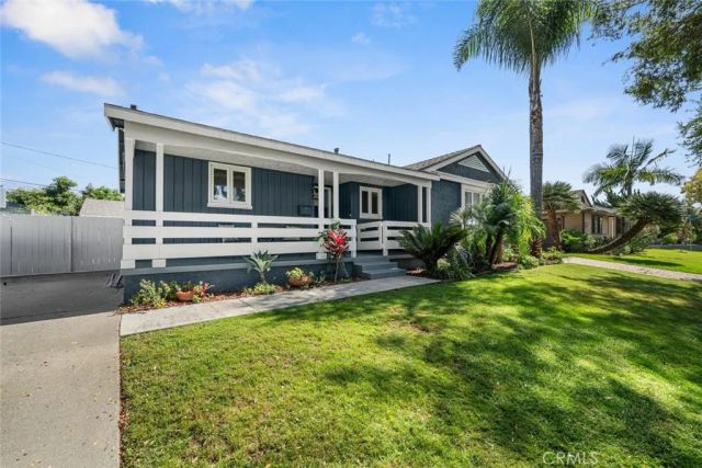 2552 Vuelta Grande, Long Beach, CA 90815