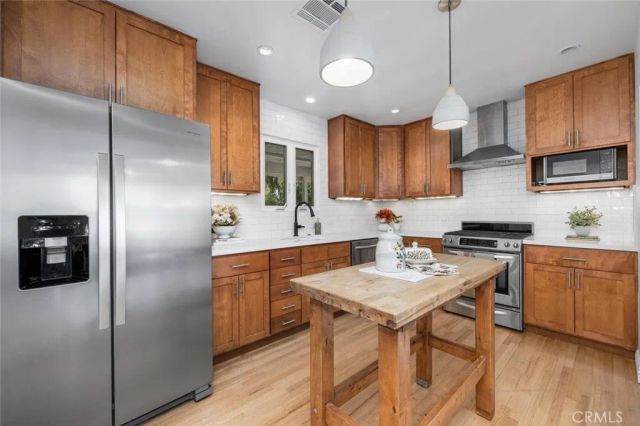 2552 Vuelta Grande, Long Beach, CA 90815