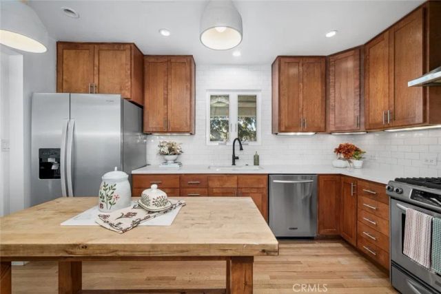 2552 Vuelta Grande, Long Beach, CA 90815