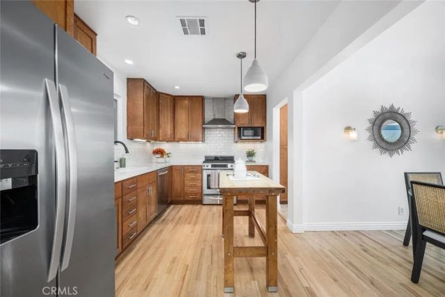 2552 Vuelta Grande, Long Beach, CA 90815