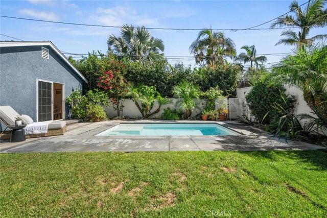2552 Vuelta Grande, Long Beach, CA 90815