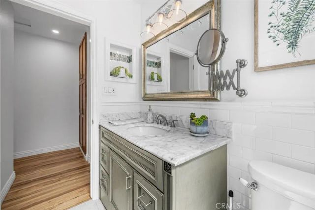 2552 Vuelta Grande, Long Beach, CA 90815