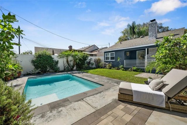 2552 Vuelta Grande, Long Beach, CA 90815