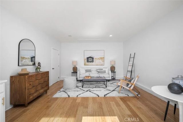 2552 Vuelta Grande, Long Beach, CA 90815