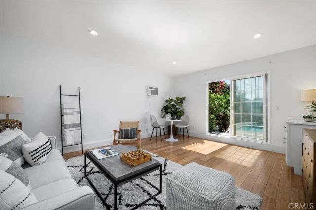 2552 Vuelta Grande, Long Beach, CA 90815