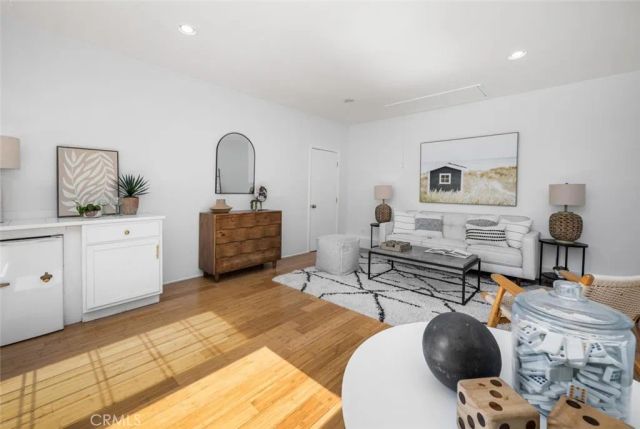 2552 Vuelta Grande, Long Beach, CA 90815