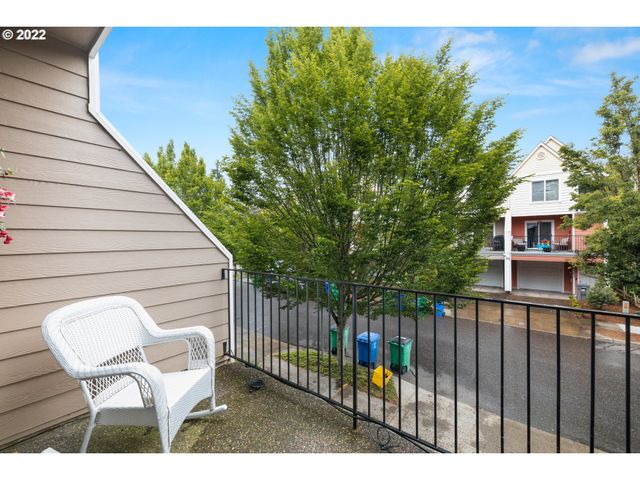 14720 Ne COUCH St, Portland, OR 97230