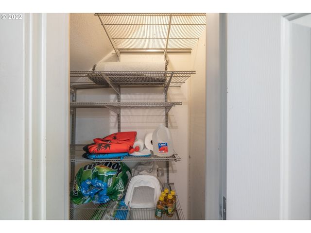 14720 Ne COUCH St, Portland, OR 97230