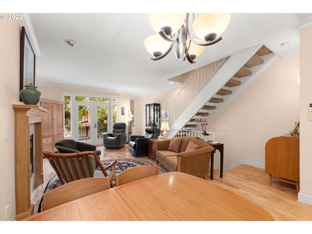 14720 Ne COUCH St, Portland, OR 97230