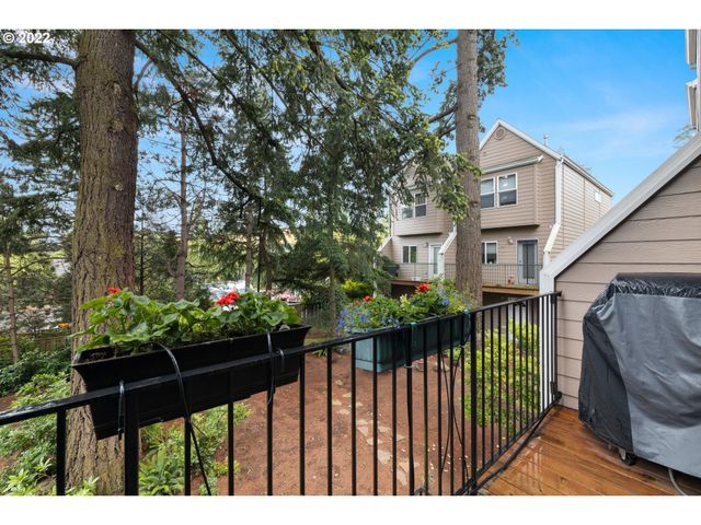 14720 Ne COUCH St, Portland, OR 97230