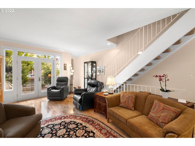 14720 Ne COUCH St, Portland, OR 97230