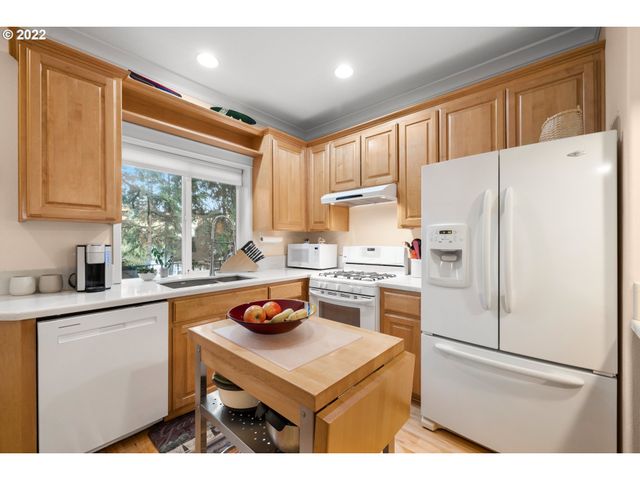 14720 Ne COUCH St, Portland, OR 97230