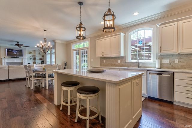 333 Mannington Court, Evansville, IN 47711