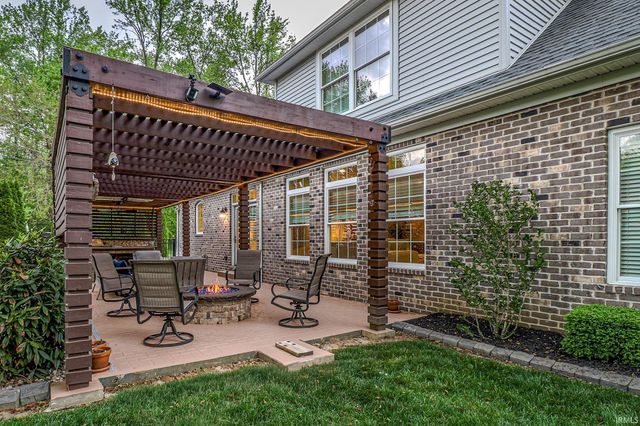 333 Mannington Court, Evansville, IN 47711