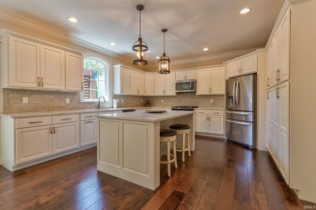 333 Mannington Court, Evansville, IN 47711