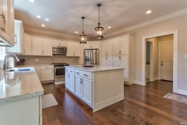 333 Mannington Court, Evansville, IN 47711