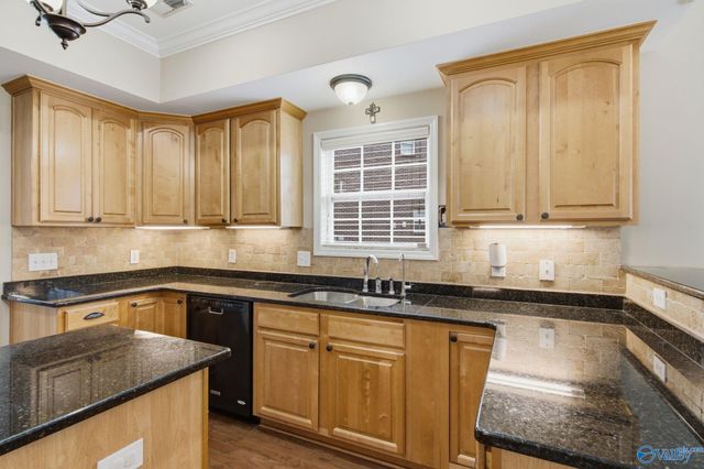 7003 Southcreek Drive SE, Owens Cross Roads, AL 35763